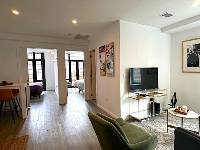 Huge Modern 2 Bedroom In Little Italy Apartment New York