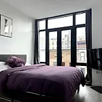 Huge Modern 2 Bedroom In Little Italy