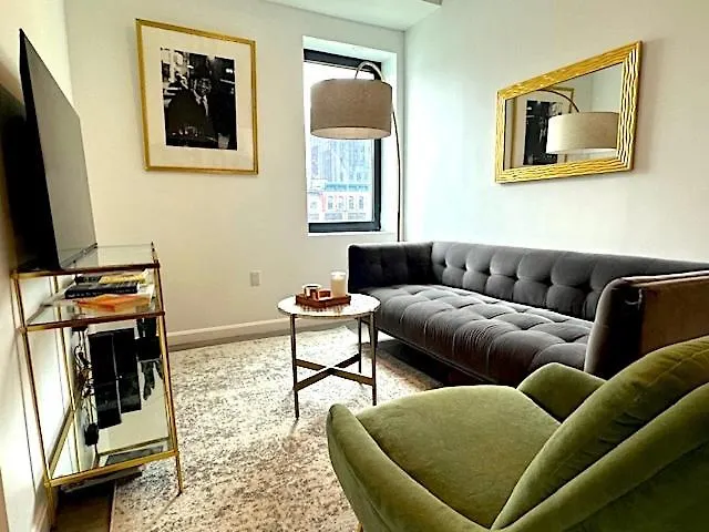 Huge Modern 2 Bedroom In Little Italy